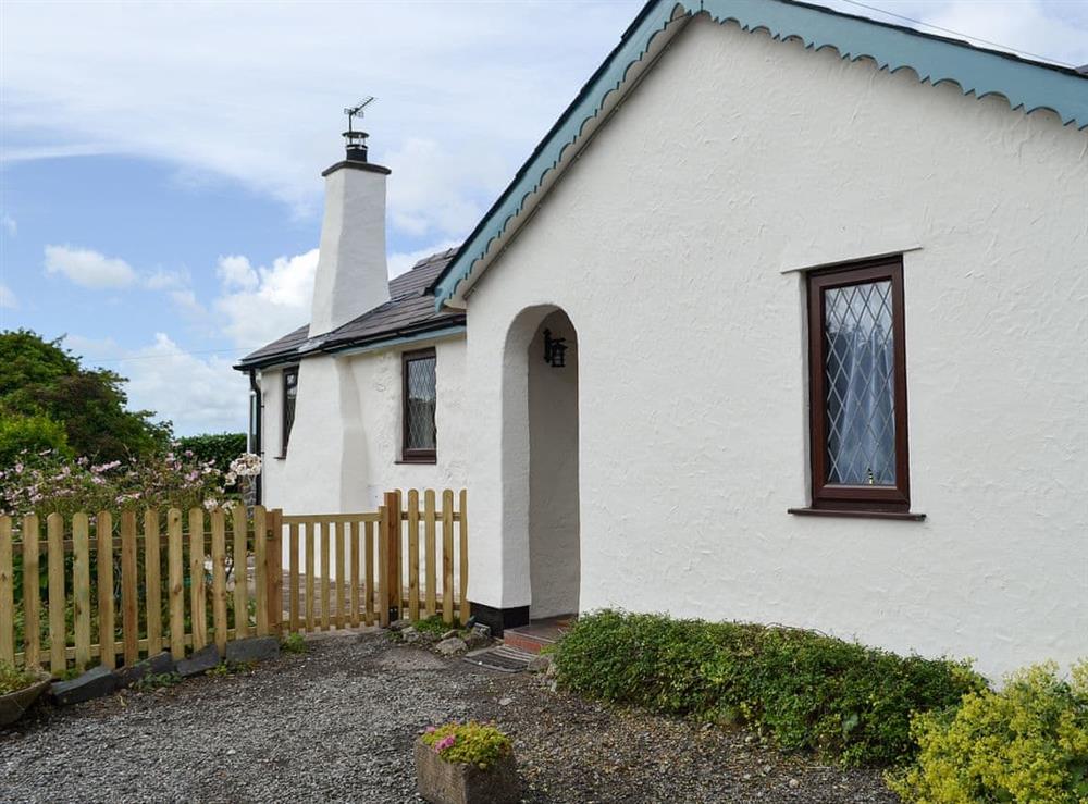 Semi-detached, single storey holiday home at Preswylfa in Llanddona, near Bangor, Anglesey, Gwynedd