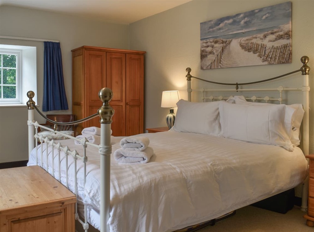 Double bedroom (photo 2) at Prideaux Cottage in Par, Cornwall