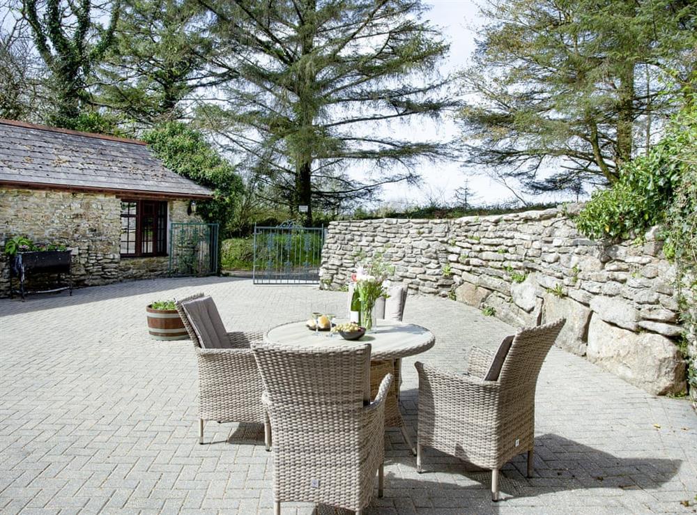Sitting-out-area at Primrose Cottage in Camelford, Cornwall