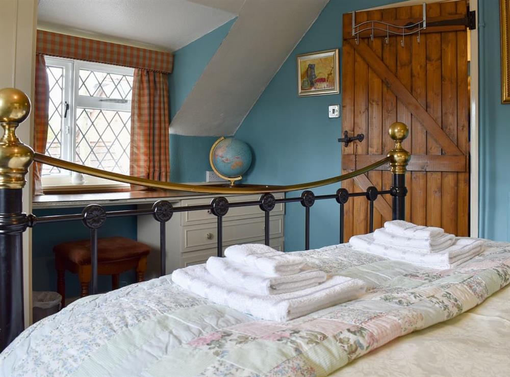 Double bedroom (photo 3) at Primrose Cottage in Diseworth, near Derby, Leicestershire