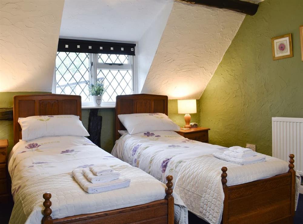 Twin bedroom at Primrose Cottage in Diseworth, near Derby, Leicestershire