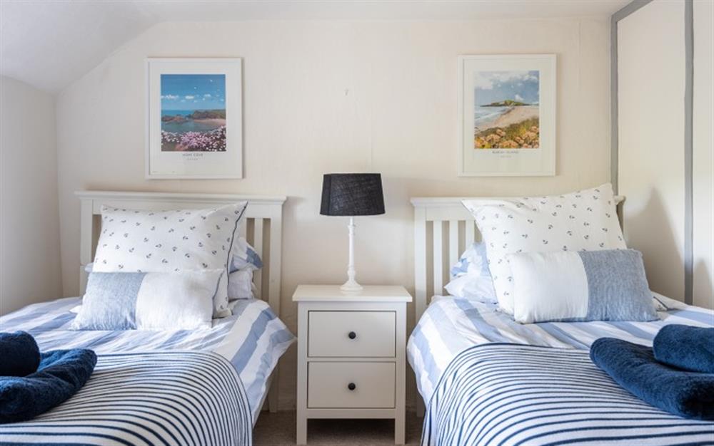 The twin bedroom  at Primrose Cottage in Hope Cove