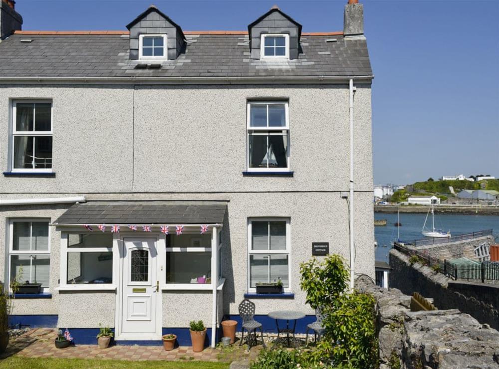 Lovely, semi-detached, coastal cottage at Providence Cottage in Turnchapel, near Plymouth, Devon