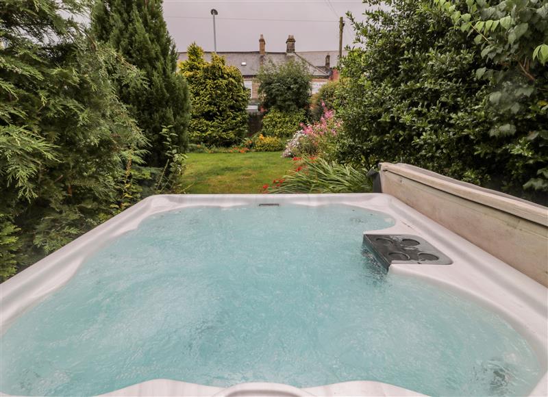 There is a swimming pool at Prudhoe Cottage, Prudhoe