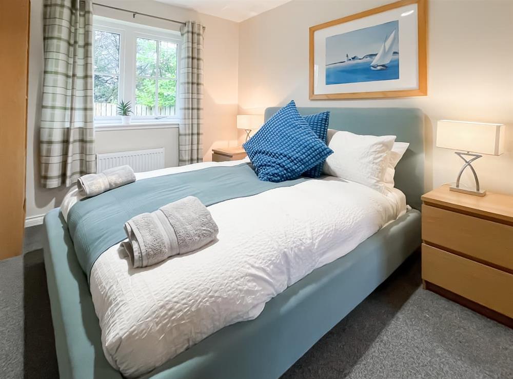 Double bedroom (photo 3) at Ptarmigan Lodge in Balmaha, Lanarkshire