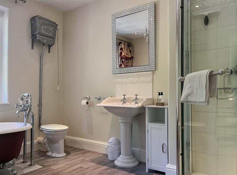 Bathroom at Puddle Duck Cottage in Bakewell, Derbyshire