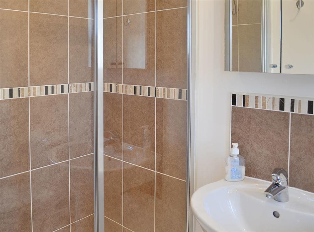 En-suite shower room at Puffin Place in Beadnell, near Alnwick, Northumberland