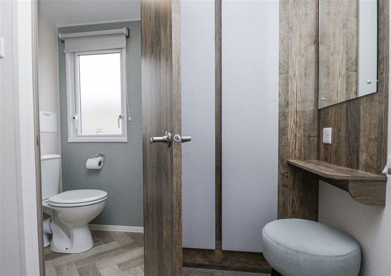 The bathroom at Puffin, St Bees