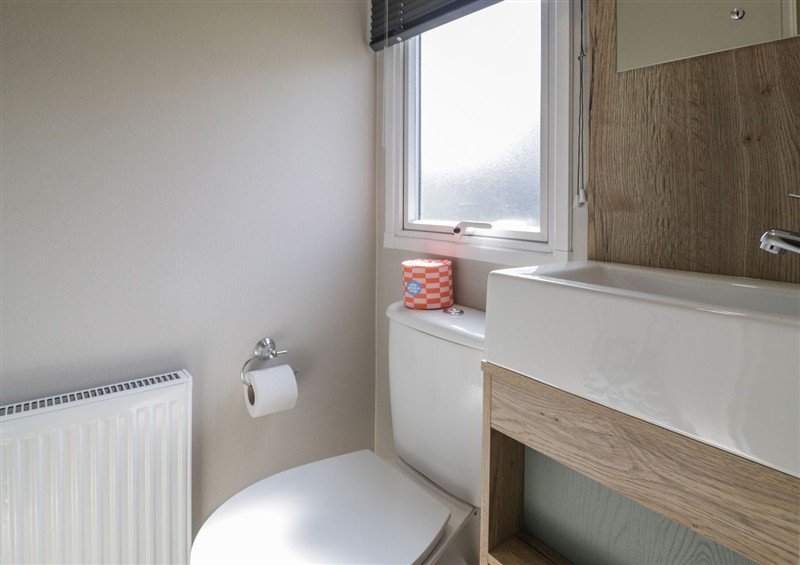 Bathroom at Puffin Way Holiday Caravan, Llwyngwril