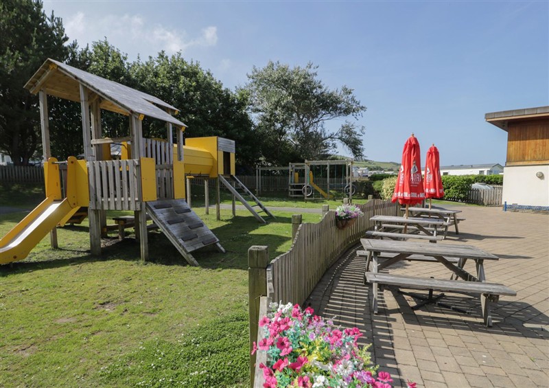 The garden at Puffin Way Holiday Caravan, Llwyngwril