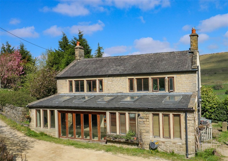 The setting at Pule Hill Farm, Marsden