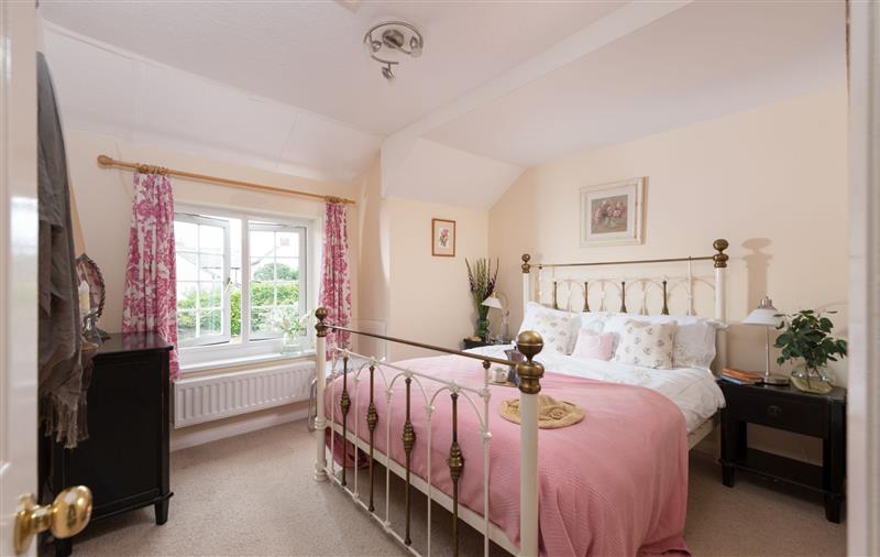A bedroom in Pump Cottage and Annexe at Pump Cottage and Annexe, Cornwall
