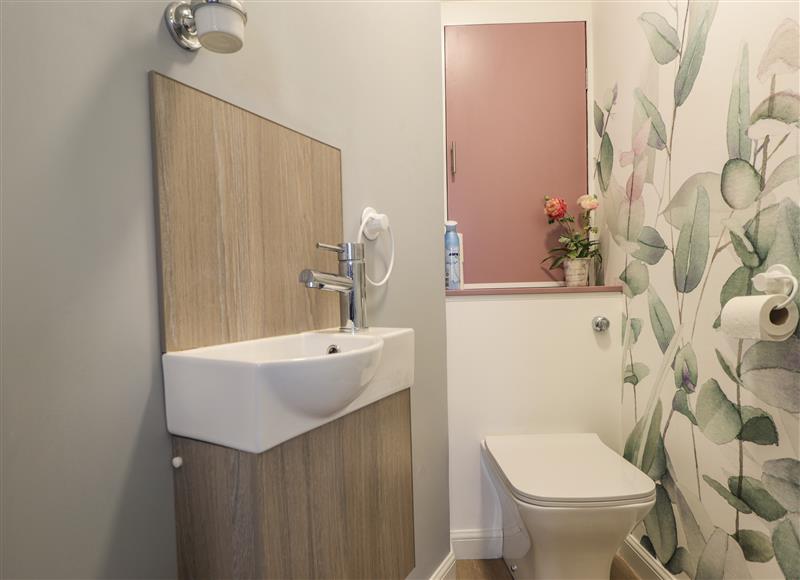 Bathroom at Purlie Lodge Apartment, Abriachan near Inverness