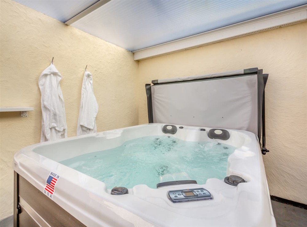Hot tub at Pwyll Cottage in Pentraeth, Gwynedd