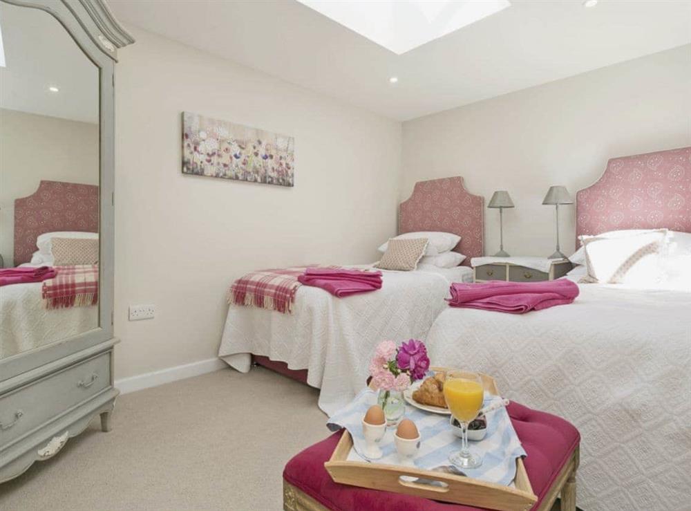 Comfortable twin bedroom at Pye Cottage in Souldern, near Bicester, Oxfordshire
