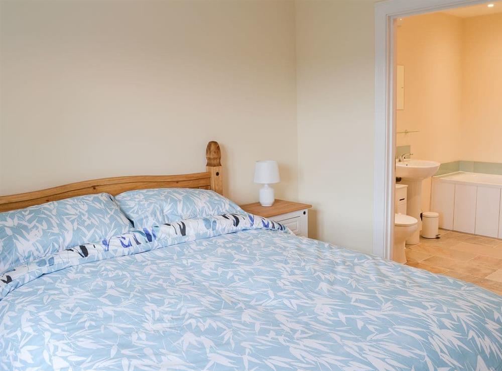 Double bedroom with en-suite bathroom at Quails Nest in Edlingham, near Alnwick, Northumberland