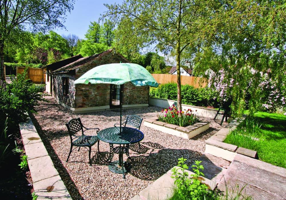 Quantock Hideaway garden and patio at Quantock Hideaway in Bridgewater, Somerset
