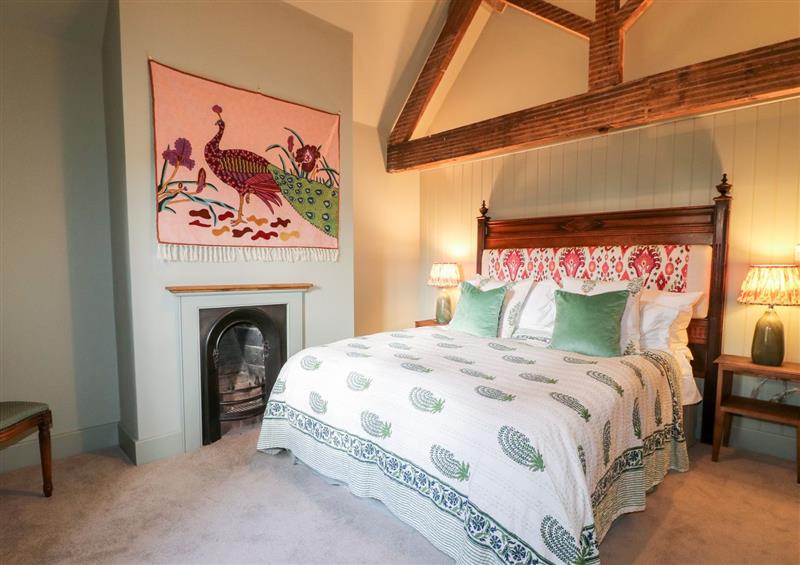 One of the 3 bedrooms (photo 2) at Quarry Lodge, Pattingham