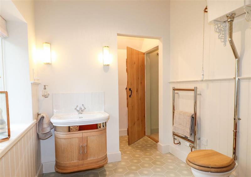 The bathroom (photo 3) at Quarry Lodge, Pattingham