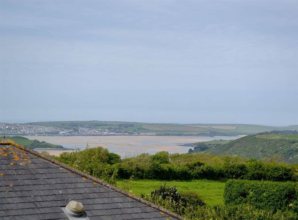 Far-reaching views over the Camel estuary towards Padstow at Quarrymans Cottage in Edmonton, near Wadebridge, Cornwall