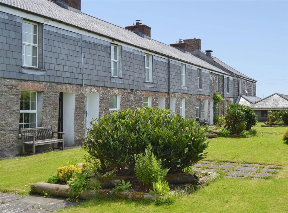 Lovely sunny cornish holiday property at Quarrymans Cottage in Edmonton, near Wadebridge, Cornwall