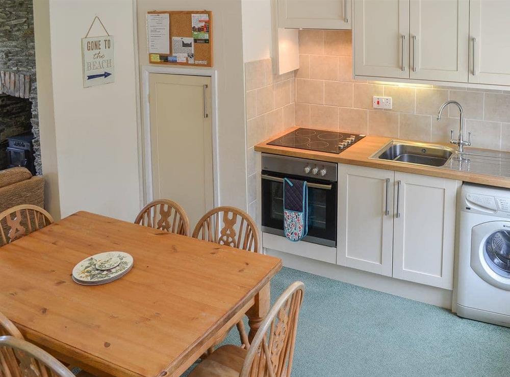 Well-appointed kitchen/diner at Quarrymans Cottage in Edmonton, near Wadebridge, Cornwall