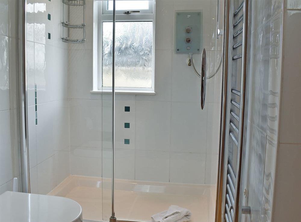 Shower room at Trenpeskador, 