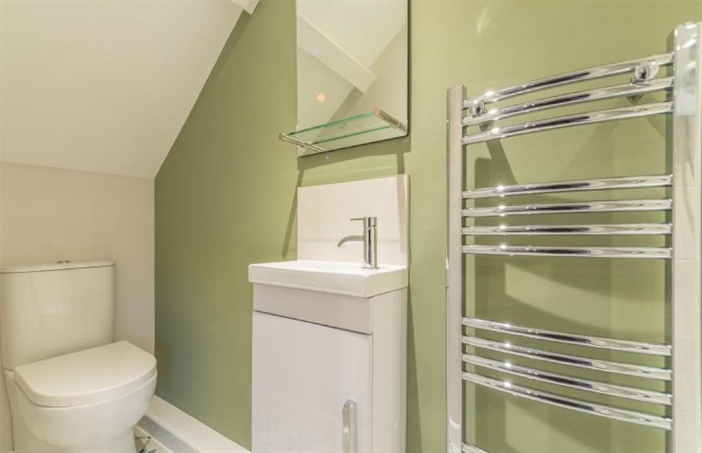 Second floor: Master en-suite at Quay View Cottage, Wells-next-the-Sea