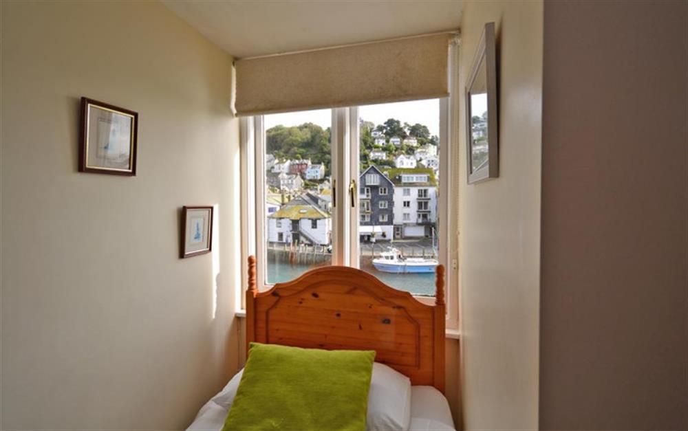 The single bed in the family bedroom at Quayside Flat in Looe
