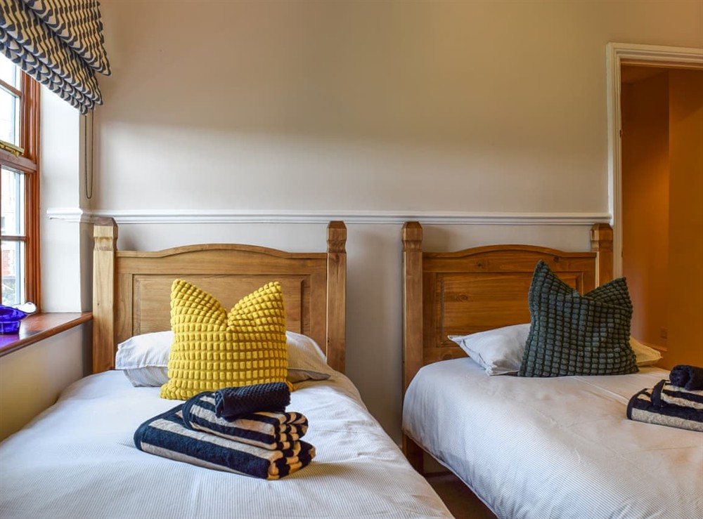 Twin bedroom at Queens Manor in Kingsthorpe, near Northampton, Northamptonshire