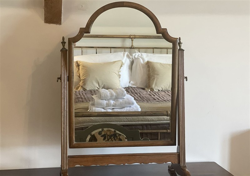 This is a bedroom (photo 2) at Queensbury Loft, Par