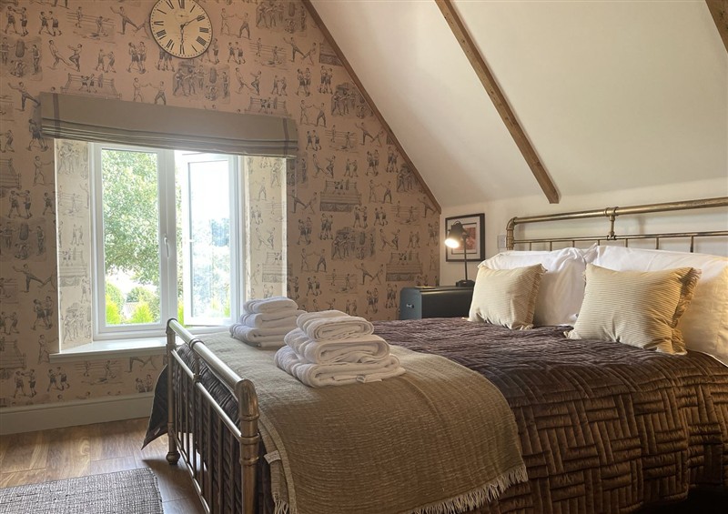 This is a bedroom at Queensbury Loft, Par