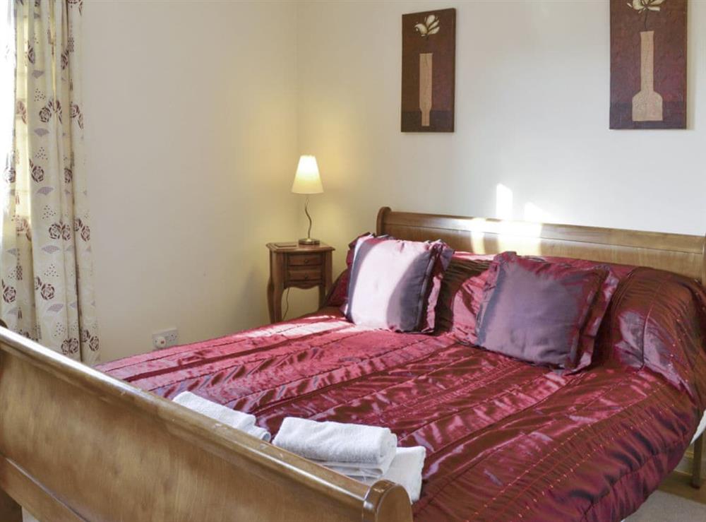 Comfortable double bedroom at Queenshill in Edinburgh, Midlothian