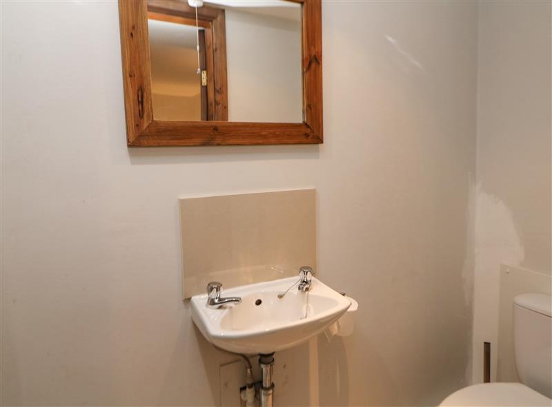 The bathroom (photo 3) at Querc, Stoney Middleton near Calver