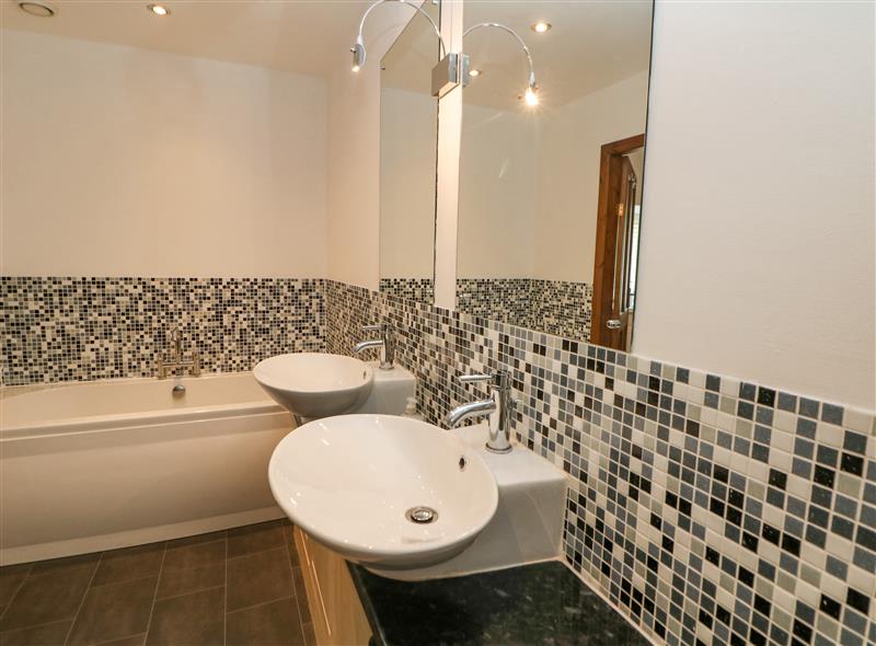 The bathroom (photo 6) at Querc, Stoney Middleton near Calver