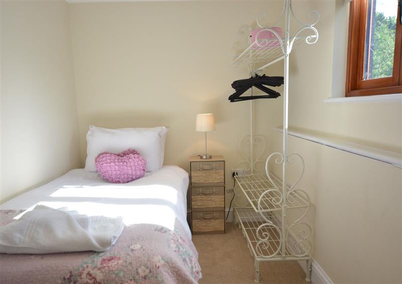A bedroom in Quill Farm Barn, Campsea Ashe (photo 3) at Quill Farm Barn, Campsea Ashe, Campsea Ashe