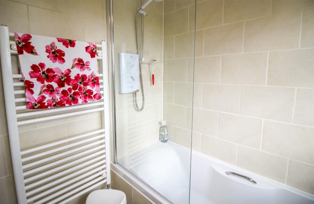 Bathroom at Quince Cottage, Pendower in Veryan, Cornwall