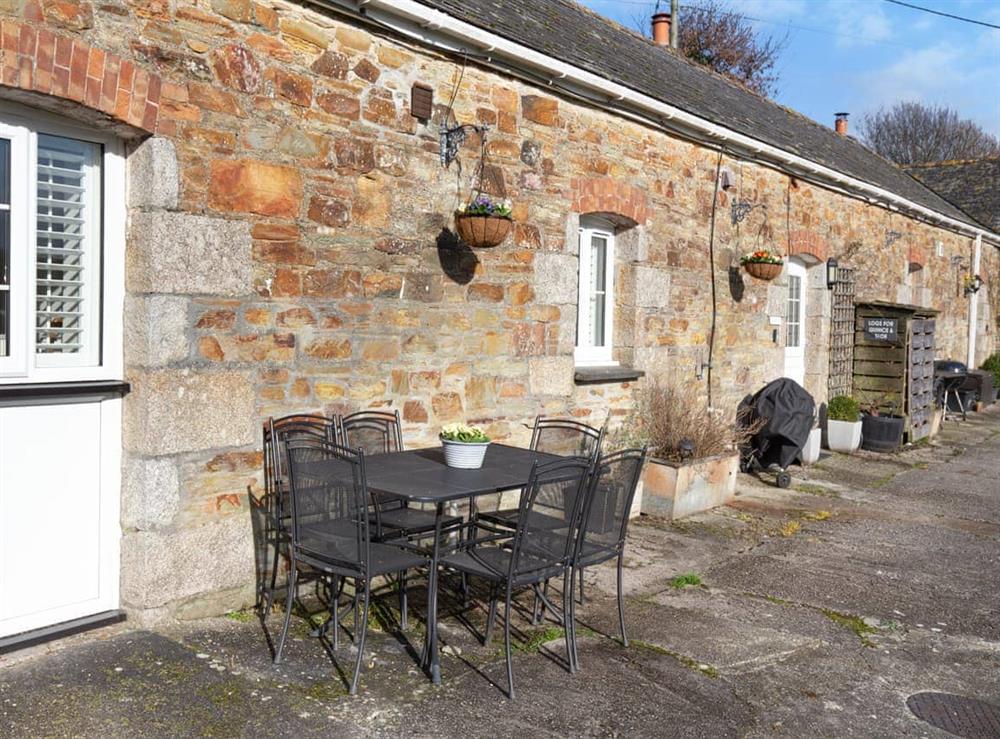 Sitting-out-area at Quince Cottage in Withiel, near Wadebridge, Cornwall