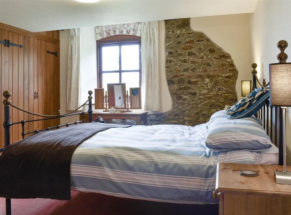 Relaxing double bedroom at Goose Cottage, 