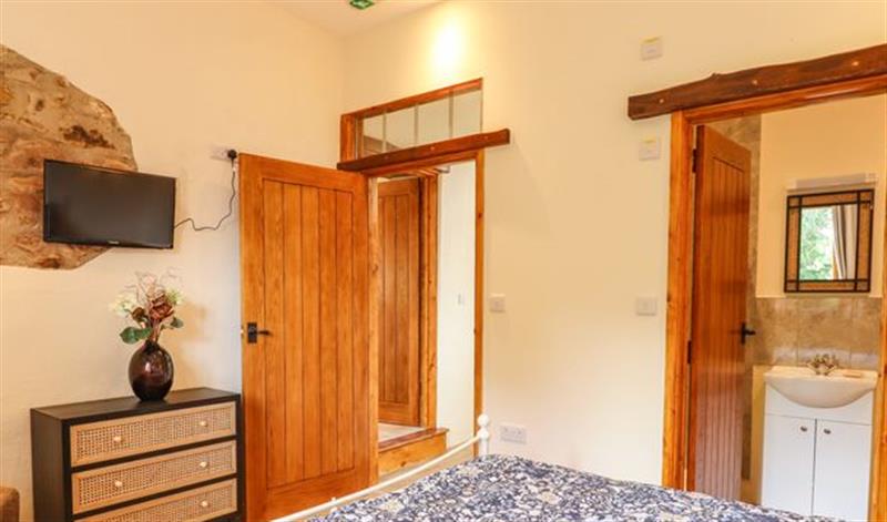 One of the 2 bedrooms (photo 2) at Quoit X Barn, Stoodleigh near Bampton