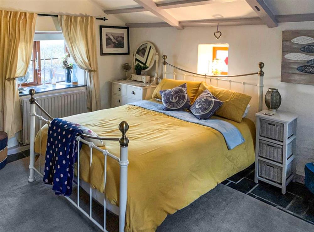 Double bedroom at Railway Cottage in Camelford, Cornwall