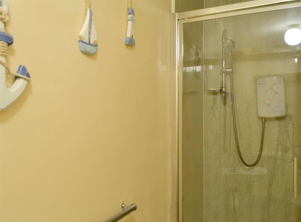 En-suite shower room at Rose Cottage, 