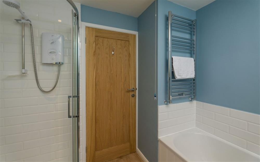 Another look at the bathroom at Ramillies in Hope Cove
