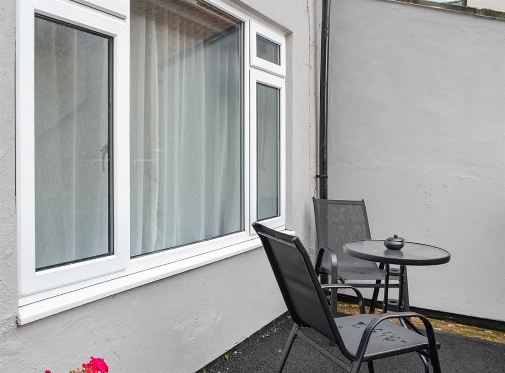 Sitting-out-area at Ransdale Cottage in Bridlington, North Humberside