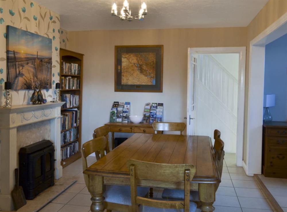 Kitchen and dining room (photo 3) at Raveena in Anderby Creek, near Skegness, Lincolnshire