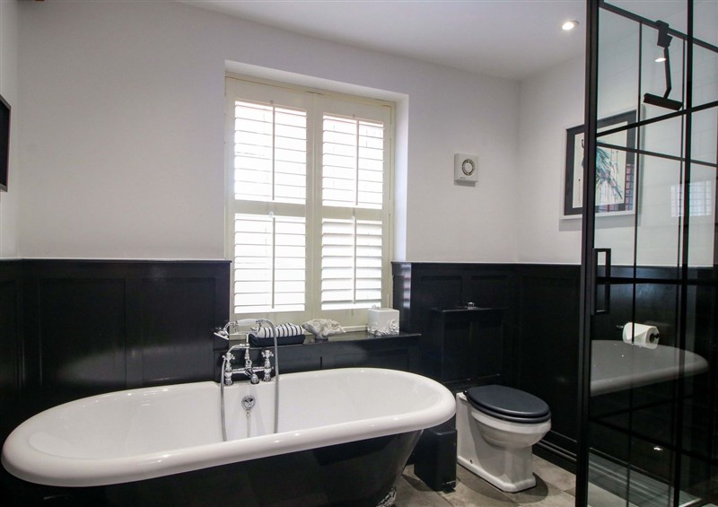 Bathroom at Raven Lane Retreat, Ludlow