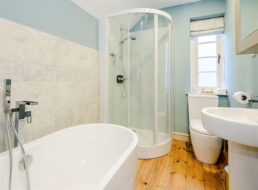 En-suite bathroom with shower at Rectory Cottage in Blankney, near Lincoln, Lincolnshire