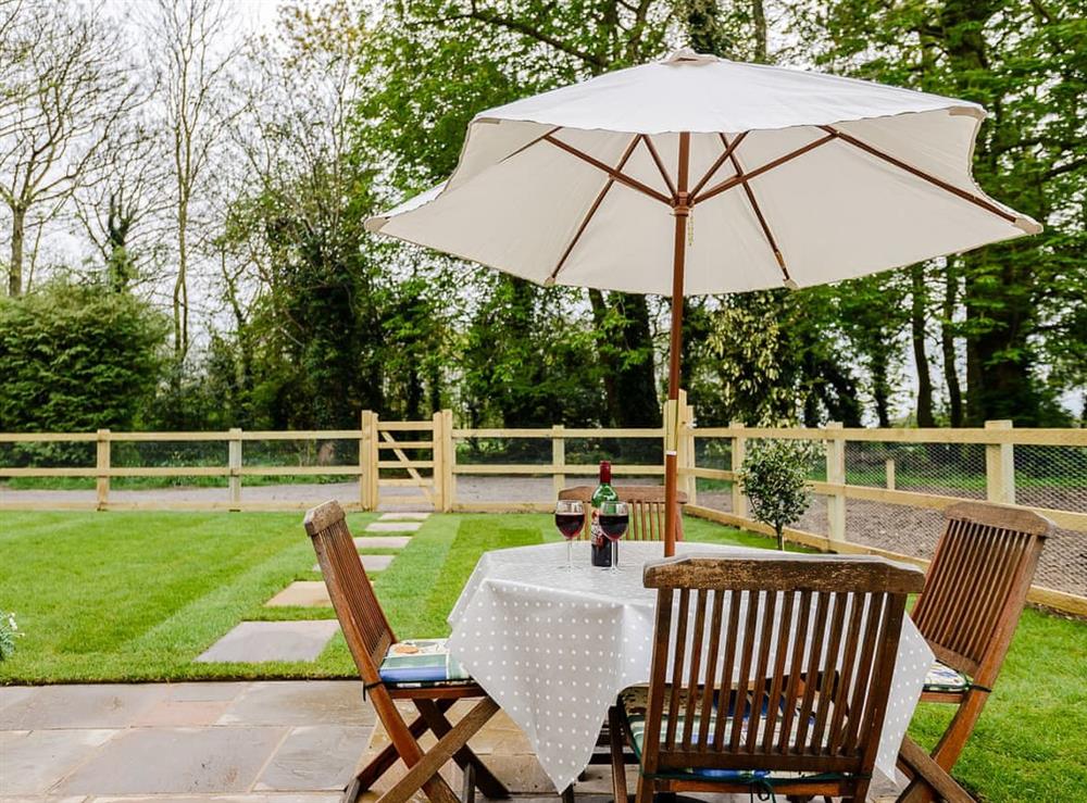Sitting out area at Rectory Cottage in Blankney, near Lincoln, Lincolnshire