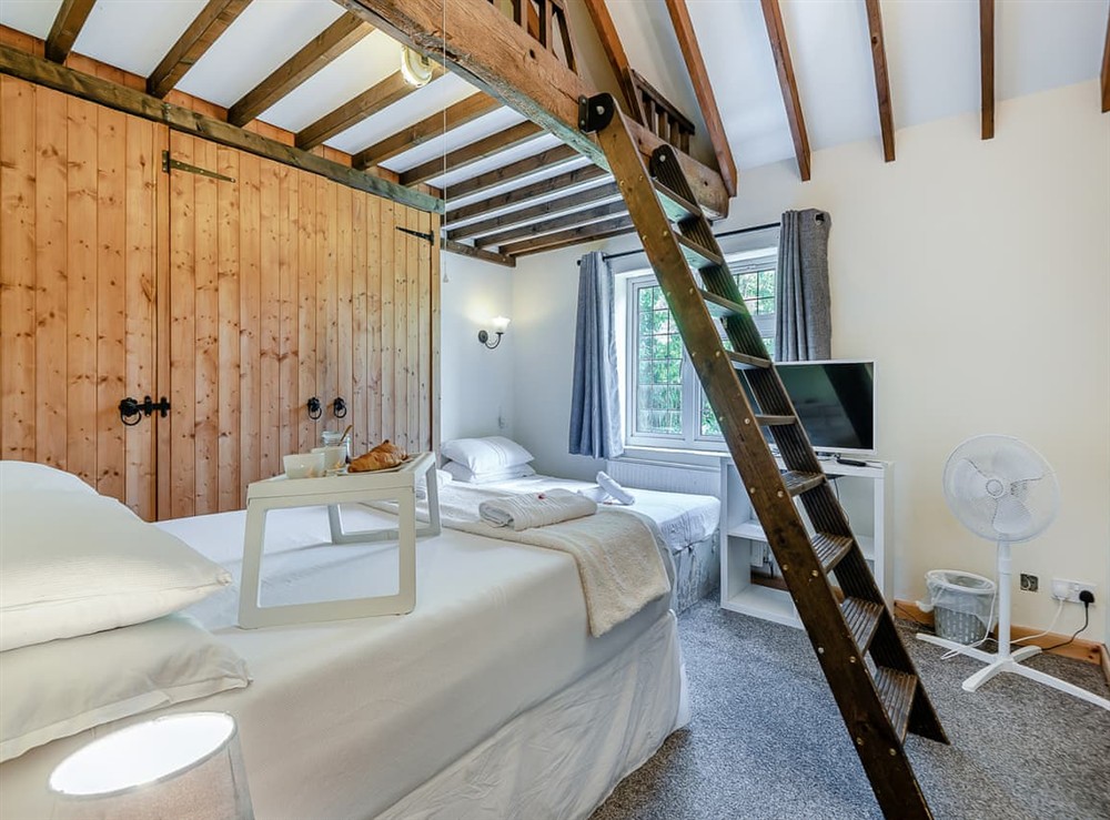 Bunk bedroom at Rectory Cottage in Dibden, near Southampton, Hampshire
