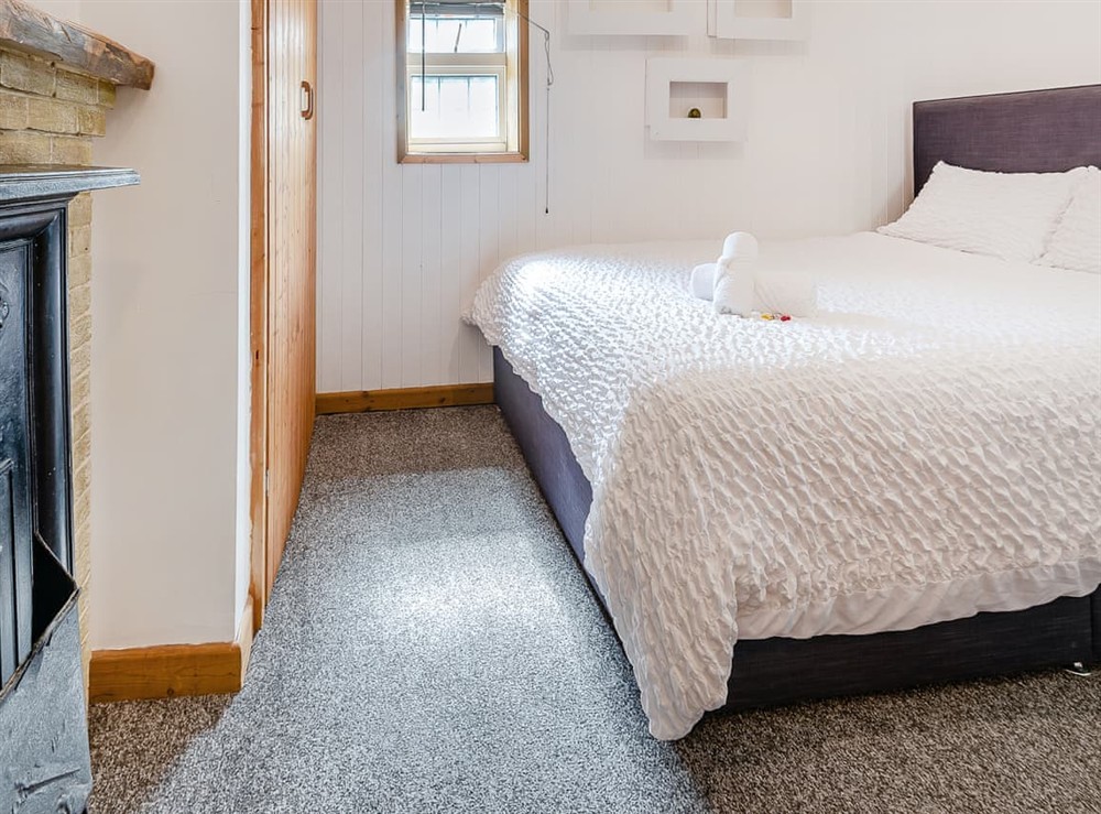 Double bedroom (photo 2) at Rectory Cottage in Dibden, near Southampton, Hampshire